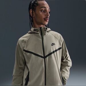 Nike Tech Woven Windrunner Lightweight Jacket ~ Light Army HM7151-320 Sz: L-Tall